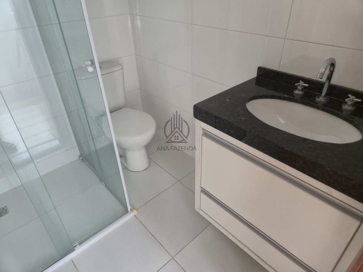  - Sobrado em condomínio à venda, no Condomínio Residencial Contemporâneo em Taubaté, Vila Areao, com 3 quartos, 130m²